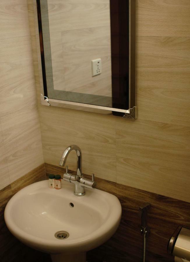 Hostel Milarepa Kathmandu Ngoại thất bức ảnh